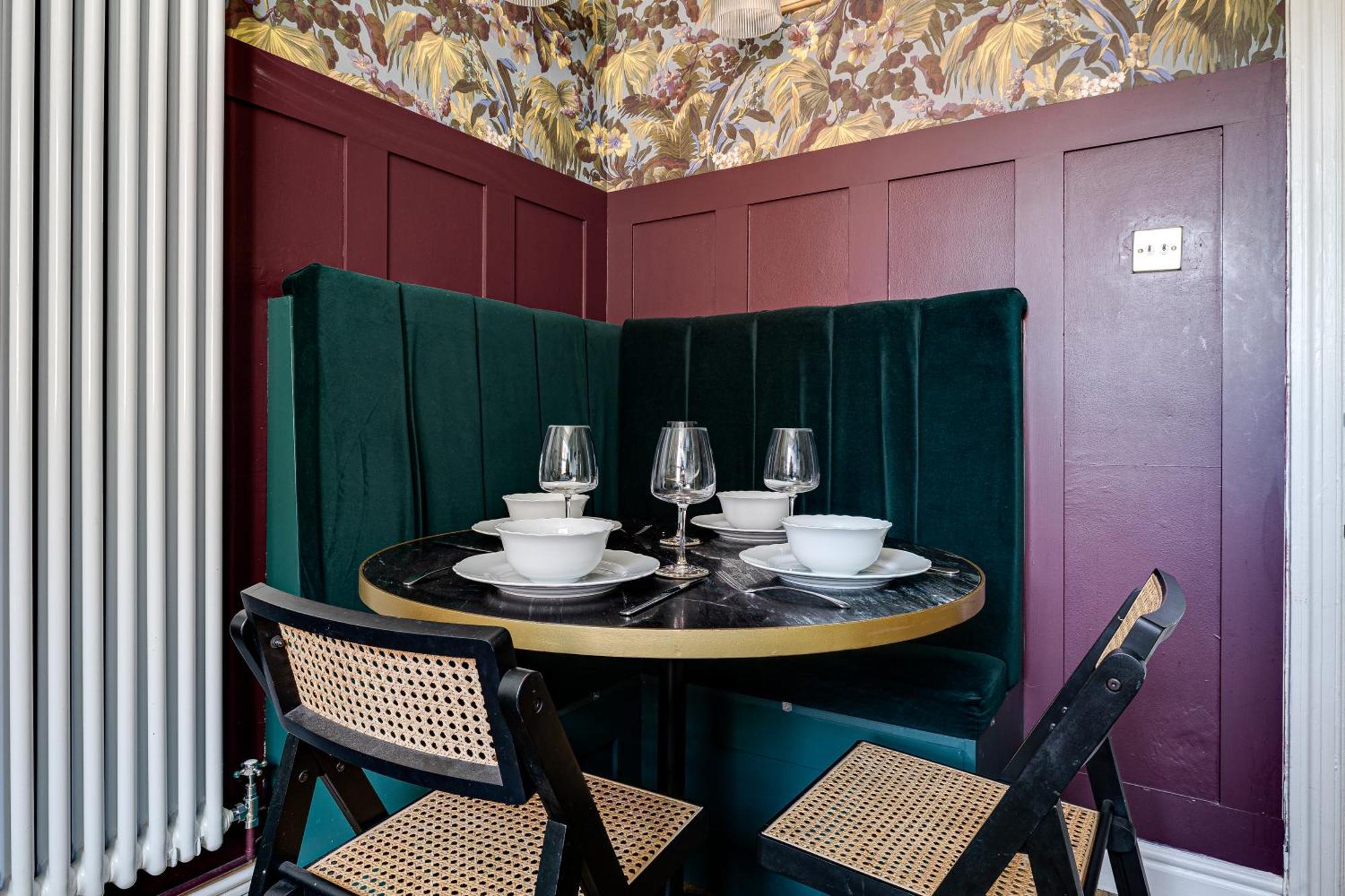Insta-Worthy Loft On Historic Chester Rows, Sleeps 4 & Free Parking Exterior photo