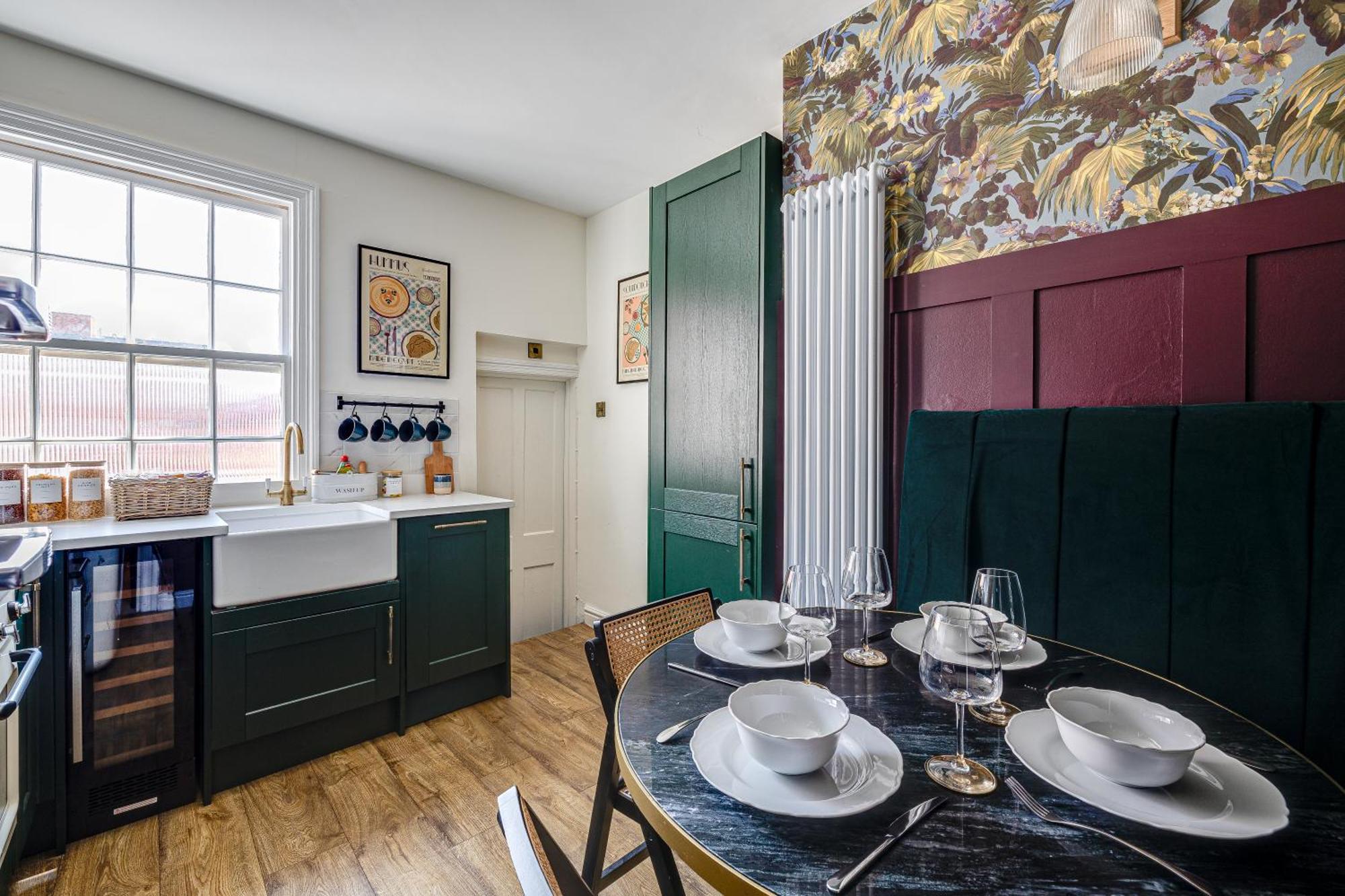 Insta-Worthy Loft On Historic Chester Rows, Sleeps 4 & Free Parking Apartment Exterior photo