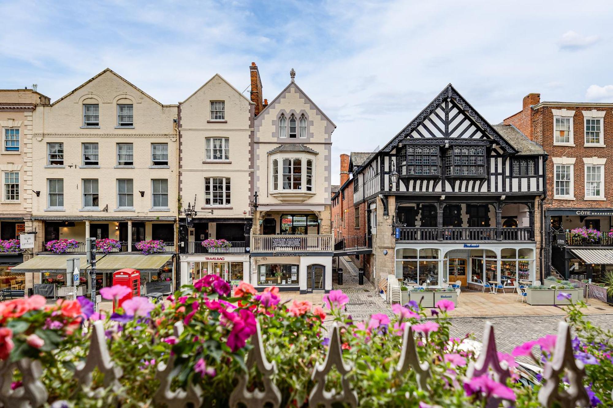 Insta-Worthy Loft On Historic Chester Rows, Sleeps 4 & Free Parking Apartment Exterior photo