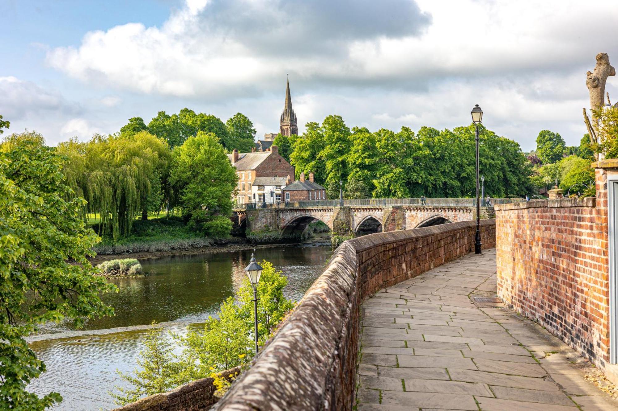 Insta-Worthy Loft On Historic Chester Rows, Sleeps 4 & Free Parking Apartment Exterior photo