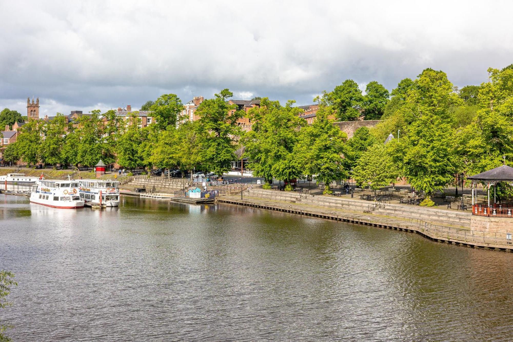 Insta-Worthy Loft On Historic Chester Rows, Sleeps 4 & Free Parking Apartment Exterior photo