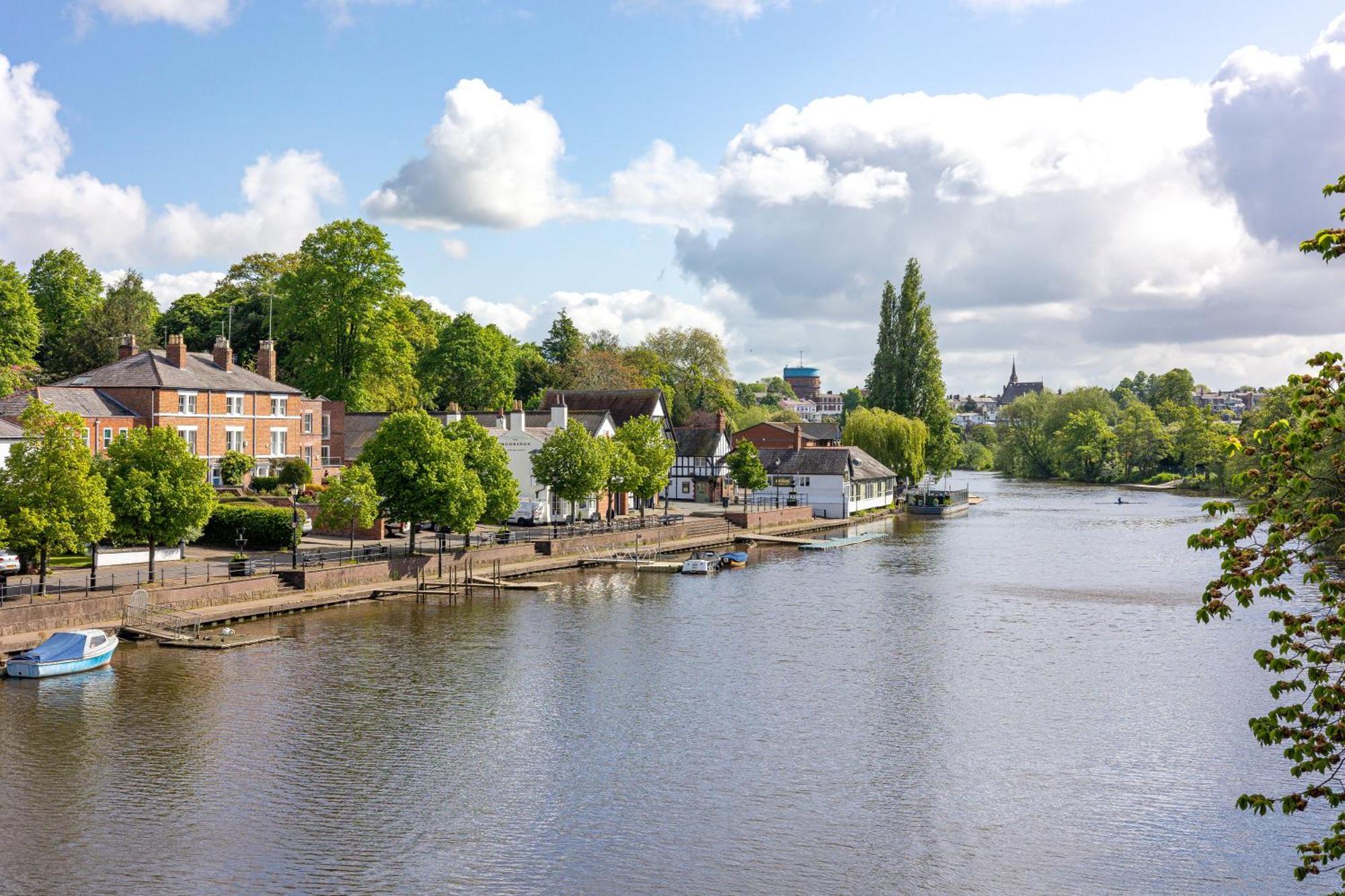 Insta-Worthy Loft On Historic Chester Rows, Sleeps 4 & Free Parking Apartment Exterior photo